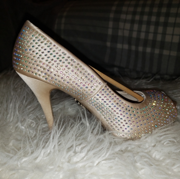 Beautiful heels - Picture 2 of 4